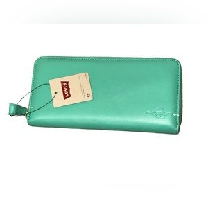 Levi’s Women’s Green Faux Leather Zip-Around Clutch Wallet - NWT